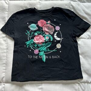 Freeze Black Short Sleeve Tee with Roses Design Women’s Medium